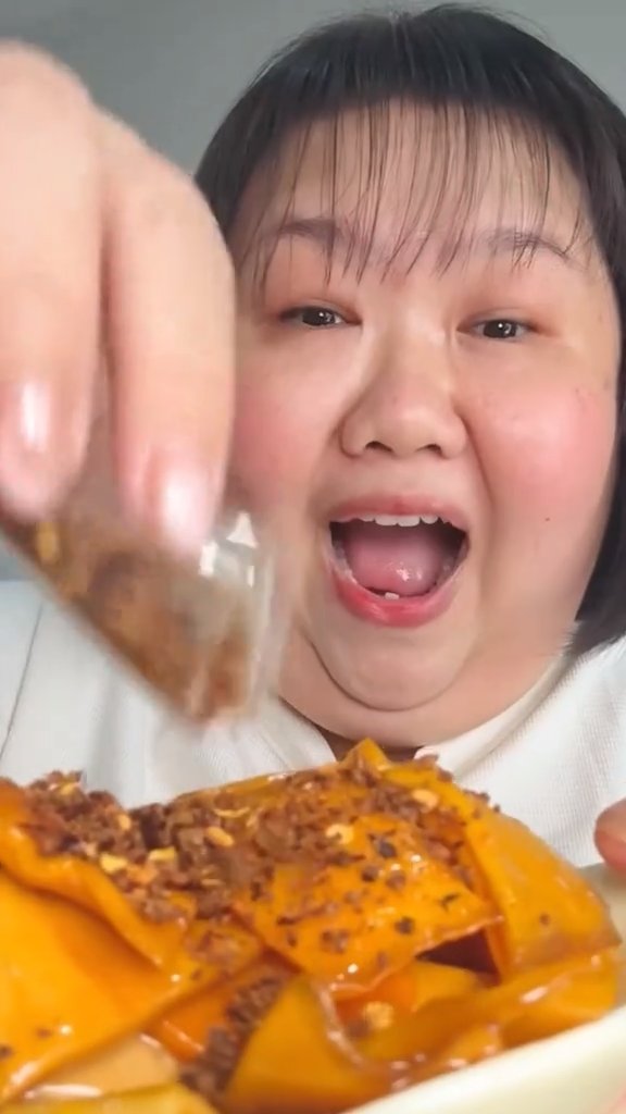 คลิปจากอินฟลูเอนเซอร์